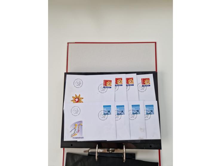 2000/15, postfrische und gestempelte, in den Hauptnummern je überkomplette Sammlung, dabei Marken je einzeln und in Viererblo