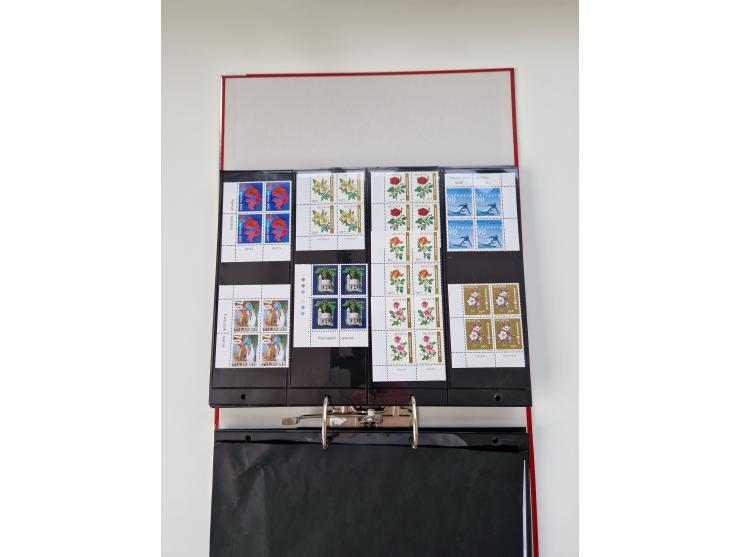 2000/15, postfrische und gestempelte, in den Hauptnummern je überkomplette Sammlung, dabei Marken je einzeln und in Viererblo