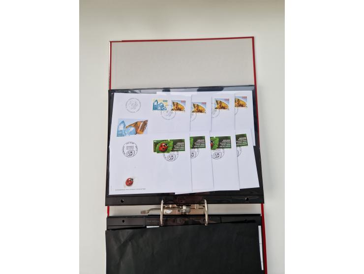 2000/15, postfrische und gestempelte, in den Hauptnummern je überkomplette Sammlung, dabei Marken je einzeln und in Viererblo