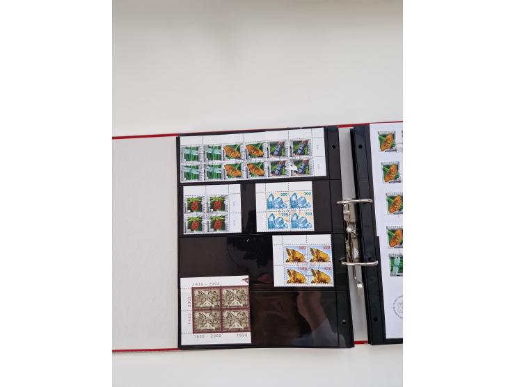 2000/15, postfrische und gestempelte, in den Hauptnummern je überkomplette Sammlung, dabei Marken je einzeln und in Viererblo