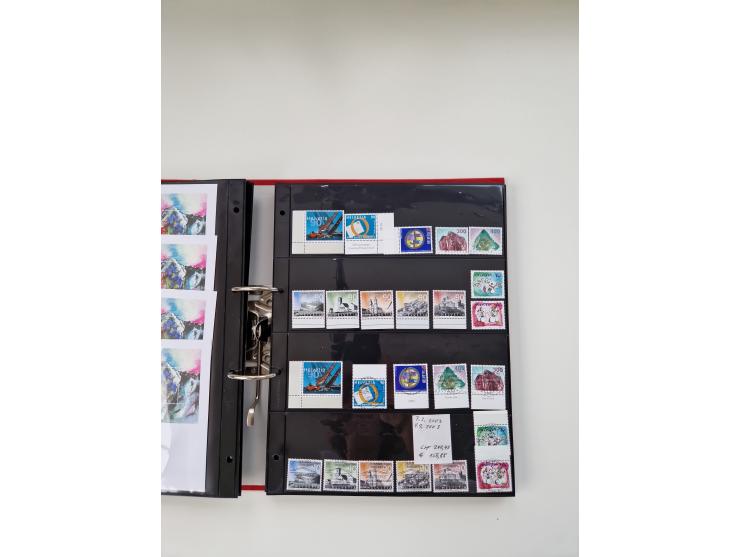 2000/15, postfrische und gestempelte, in den Hauptnummern je überkomplette Sammlung, dabei Marken je einzeln und in Viererblo