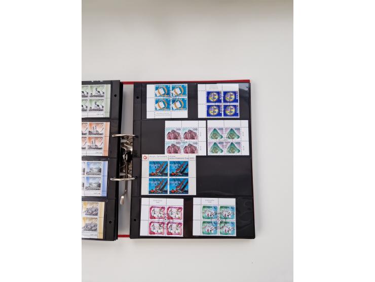 2000/15, postfrische und gestempelte, in den Hauptnummern je überkomplette Sammlung, dabei Marken je einzeln und in Viererblo