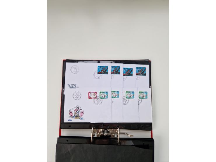 2000/15, postfrische und gestempelte, in den Hauptnummern je überkomplette Sammlung, dabei Marken je einzeln und in Viererblo