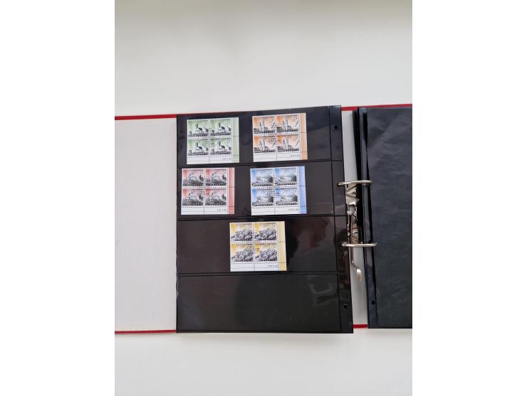 2000/15, postfrische und gestempelte, in den Hauptnummern je überkomplette Sammlung, dabei Marken je einzeln und in Viererblo