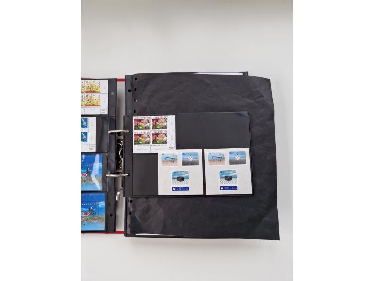 2000/15, postfrische und gestempelte, in den Hauptnummern je überkomplette Sammlung, dabei Marken je einzeln und in Viererblo