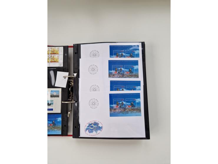 2000/15, postfrische und gestempelte, in den Hauptnummern je überkomplette Sammlung, dabei Marken je einzeln und in Viererblo