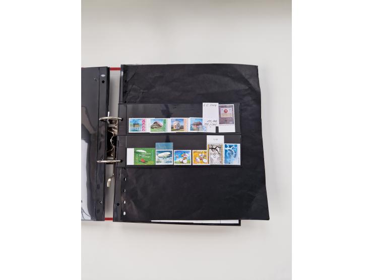 2000/15, postfrische und gestempelte, in den Hauptnummern je überkomplette Sammlung, dabei Marken je einzeln und in Viererblo