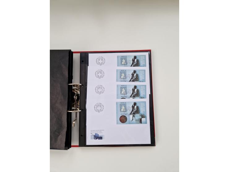 2000/15, postfrische und gestempelte, in den Hauptnummern je überkomplette Sammlung, dabei Marken je einzeln und in Viererblo