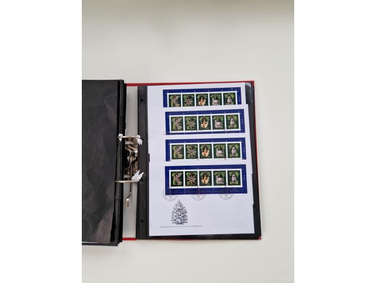 2000/15, postfrische und gestempelte, in den Hauptnummern je überkomplette Sammlung, dabei Marken je einzeln und in Viererblo