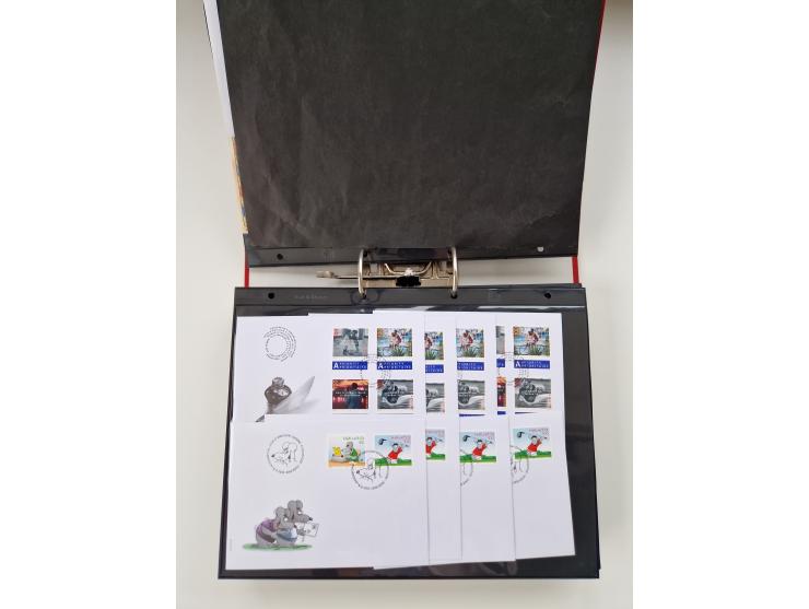 2000/15, postfrische und gestempelte, in den Hauptnummern je überkomplette Sammlung, dabei Marken je einzeln und in Viererblo