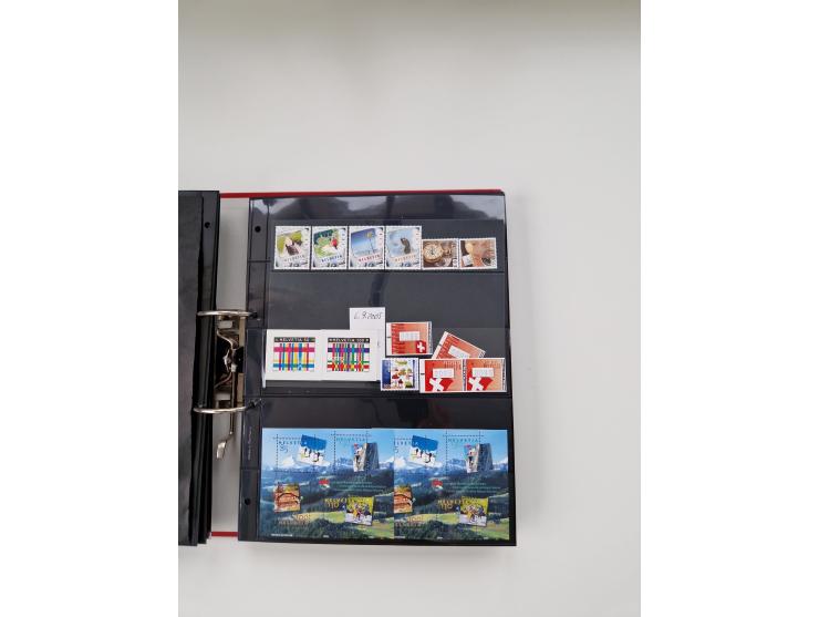 2000/15, postfrische und gestempelte, in den Hauptnummern je überkomplette Sammlung, dabei Marken je einzeln und in Viererblo