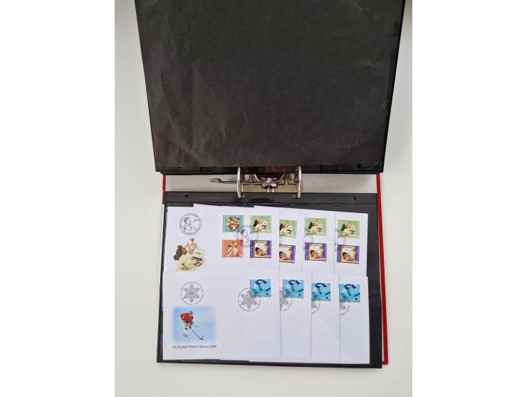 2000/15, postfrische und gestempelte, in den Hauptnummern je überkomplette Sammlung, dabei Marken je einzeln und in Viererblo