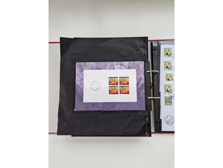 2000/15, postfrische und gestempelte, in den Hauptnummern je überkomplette Sammlung, dabei Marken je einzeln und in Viererblo