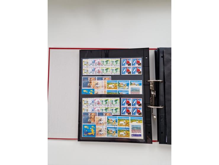 2000/15, postfrische und gestempelte, in den Hauptnummern je überkomplette Sammlung, dabei Marken je einzeln und in Viererblo