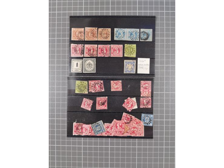 1850-1918, Partie in Tüten und Steckkarten ab Kreuzer Ausgabe, dabei 1 Kr. rosa im Paar vom rechten Rand auf Kabinettbriefstü