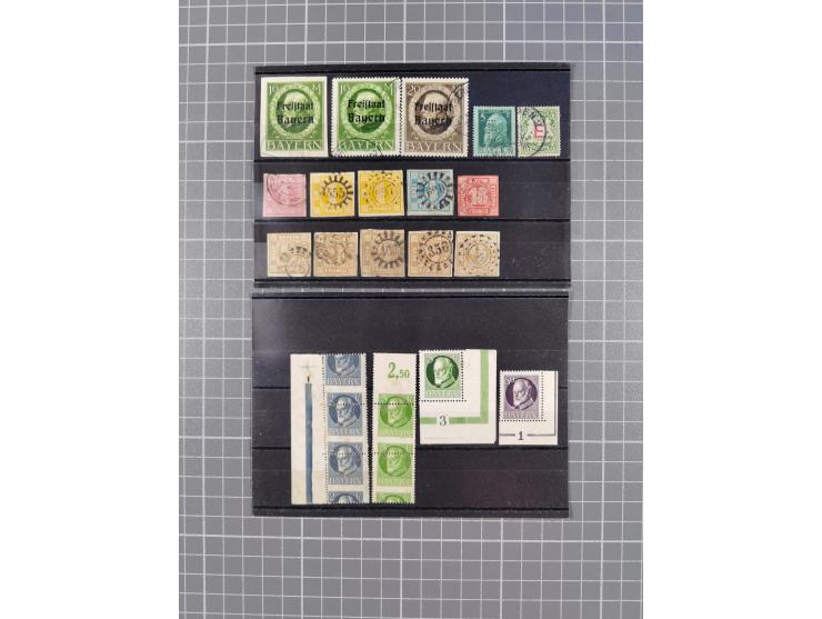 1850-1918, Partie in Tüten und Steckkarten ab Kreuzer Ausgabe, dabei 1 Kr. rosa im Paar vom rechten Rand auf Kabinettbriefstü