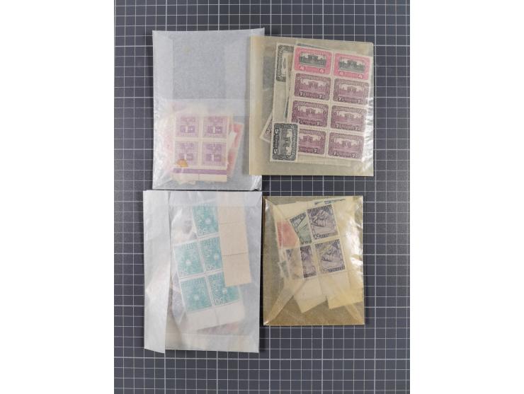 1930/50 ca., Deutsch Österreich und andere Ausgaben sowie Portomarken meist in postfrischen Einheiten in alten Pergamintüten