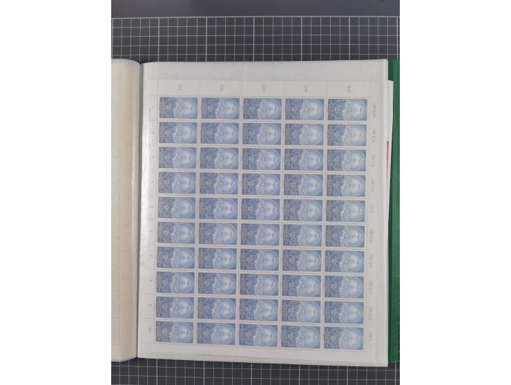 1946/63, 32 meist postfrische Bogen, dabei Allii. Besetzung Mi.-Nr. &nbsp;911 DZ F und 918 DZ F, sowie DDR