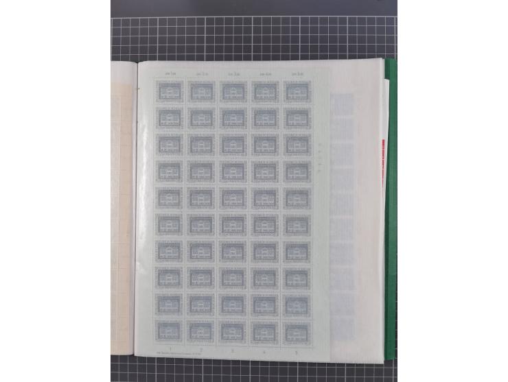 1946/63, 32 meist postfrische Bogen, dabei Allii. Besetzung Mi.-Nr. &nbsp;911 DZ F und 918 DZ F, sowie DDR