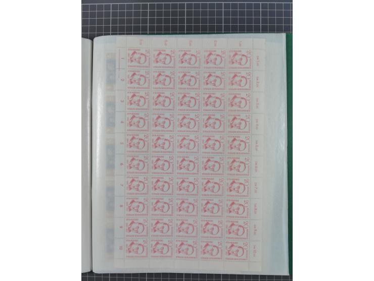 1946/63, 32 meist postfrische Bogen, dabei Allii. Besetzung Mi.-Nr. &nbsp;911 DZ F und 918 DZ F, sowie DDR