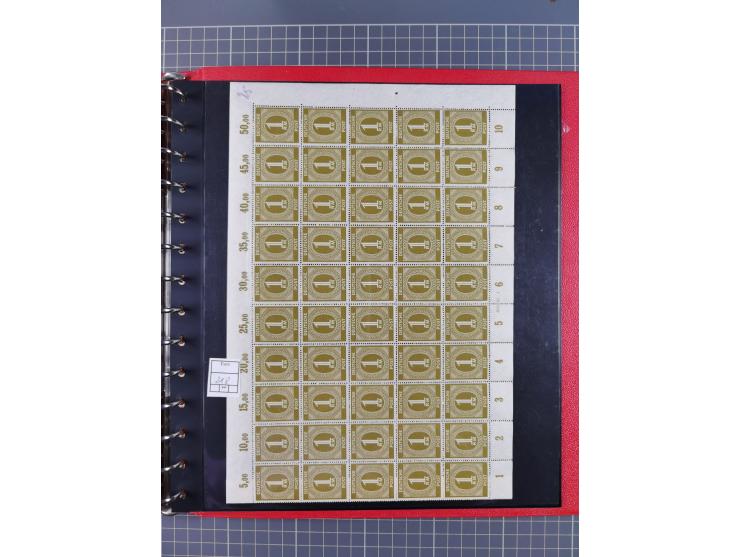 1946/63, 32 meist postfrische Bogen, dabei Allii. Besetzung Mi.-Nr. &nbsp;911 DZ F und 918 DZ F, sowie DDR