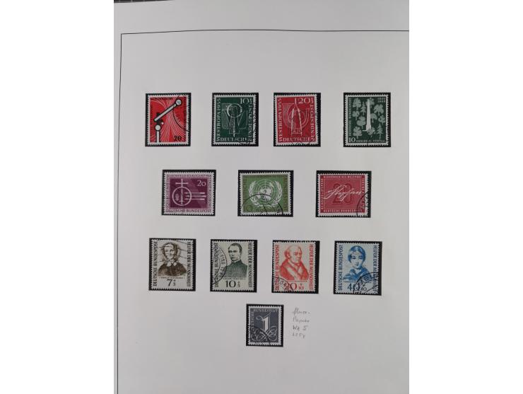 1948/2010, in den Hauptnummern augenscheinlich zwei komplette gestempelte Sammlungen Berlin 1948-90 inkl. Bl. 1, einer mit FA