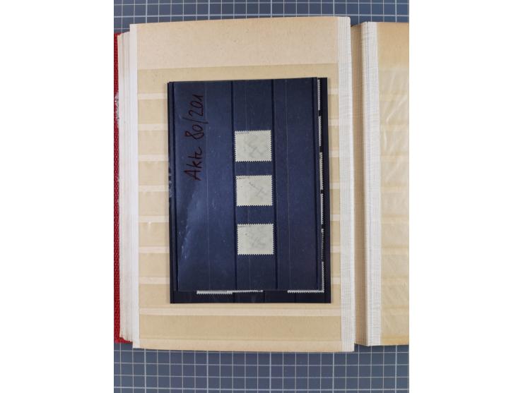 1920/57 (ca.), meist ungebrauchte Dublettenpartie, dabei u.a. bessere Werte und komplette Sätze, Mi.-Nr. 238I ungebraucht (23