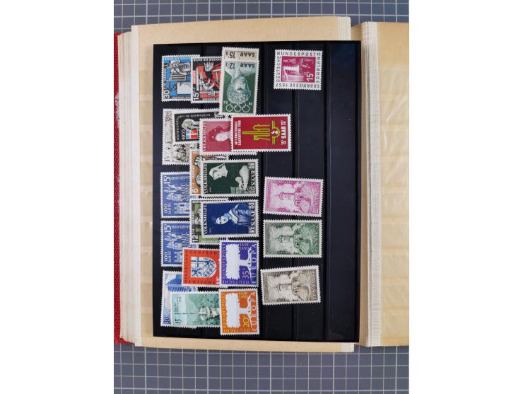 1920/57 (ca.), meist ungebrauchte Dublettenpartie, dabei u.a. bessere Werte und komplette Sätze, Mi.-Nr. 238I ungebraucht (23