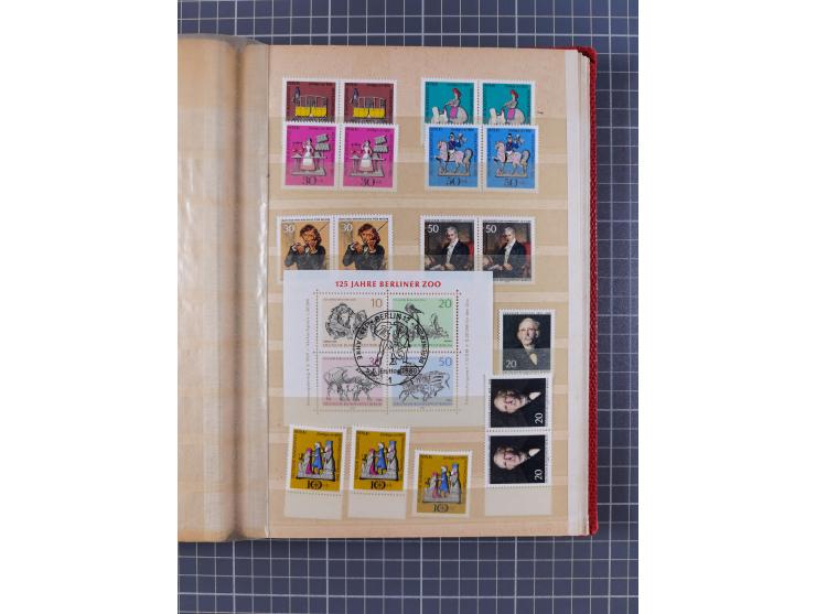 1920/57 (ca.), meist ungebrauchte Dublettenpartie, dabei u.a. bessere Werte und komplette Sätze, Mi.-Nr. 238I ungebraucht (23