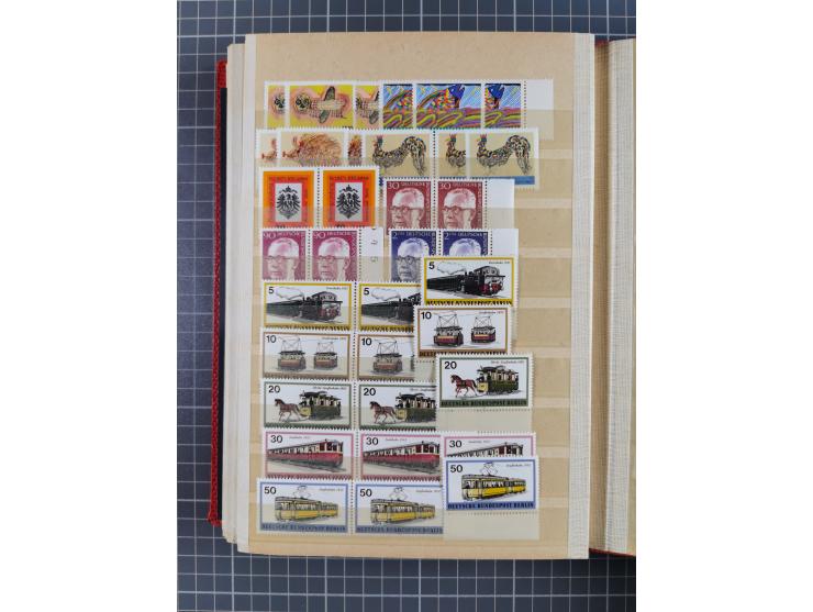 1920/57 (ca.), meist ungebrauchte Dublettenpartie, dabei u.a. bessere Werte und komplette Sätze, Mi.-Nr. 238I ungebraucht (23