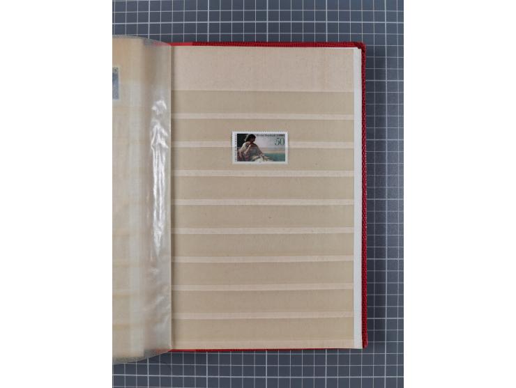 1920/57 (ca.), meist ungebrauchte Dublettenpartie, dabei u.a. bessere Werte und komplette Sätze, Mi.-Nr. 238I ungebraucht (23