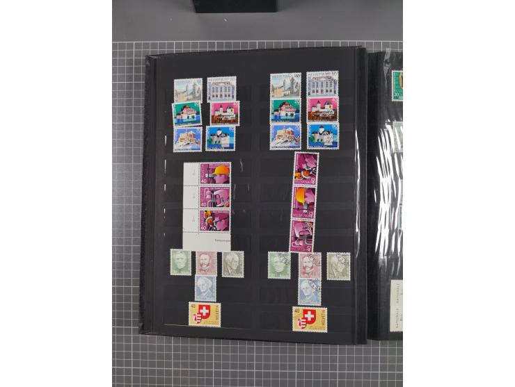 1978/2017, in den Hauptnummern je postfrische und gestempelte komplette Sammlung, Frankaturwert ca. 1600 CHF, in drei Alben