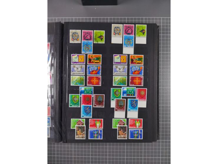 1978/2017, in den Hauptnummern je postfrische und gestempelte komplette Sammlung, Frankaturwert ca. 1600 CHF, in drei Alben
