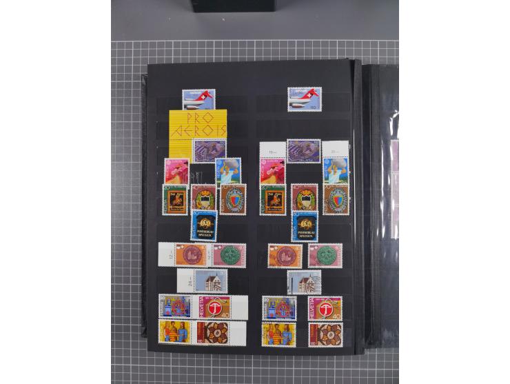 1978/2017, in den Hauptnummern je postfrische und gestempelte komplette Sammlung, Frankaturwert ca. 1600 CHF, in drei Alben