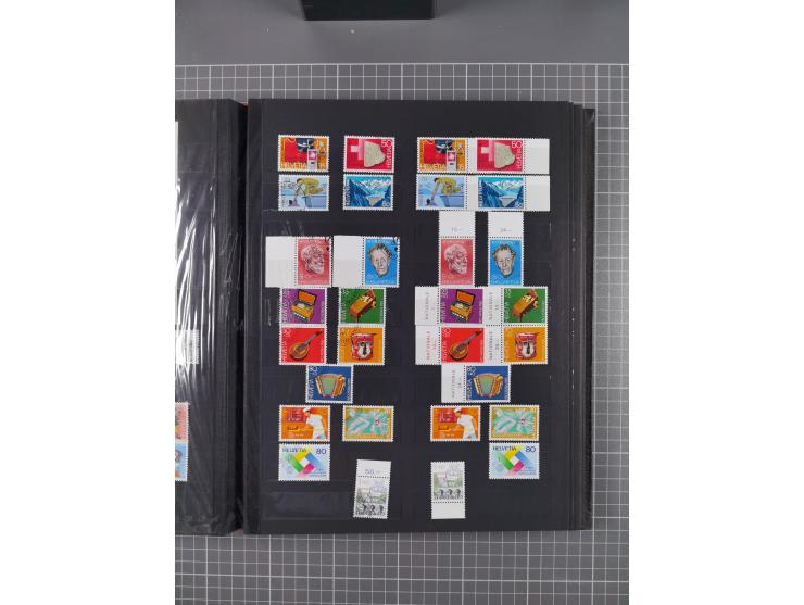 1978/2017, in den Hauptnummern je postfrische und gestempelte komplette Sammlung, Frankaturwert ca. 1600 CHF, in drei Alben