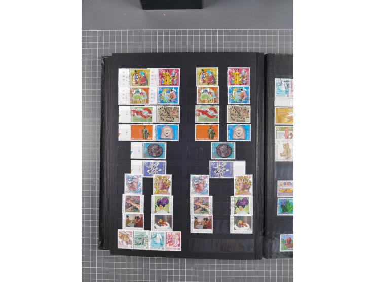 1978/2017, in den Hauptnummern je postfrische und gestempelte komplette Sammlung, Frankaturwert ca. 1600 CHF, in drei Alben