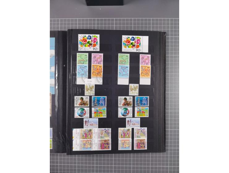 1978/2017, in den Hauptnummern je postfrische und gestempelte komplette Sammlung, Frankaturwert ca. 1600 CHF, in drei Alben