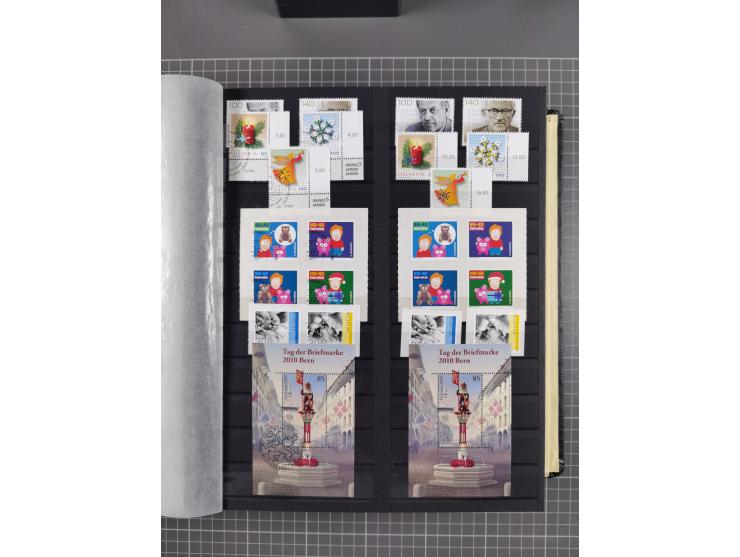 1978/2017, in den Hauptnummern je postfrische und gestempelte komplette Sammlung, Frankaturwert ca. 1600 CHF, in drei Alben