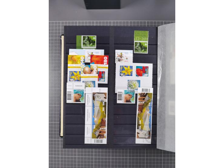 1978/2017, in den Hauptnummern je postfrische und gestempelte komplette Sammlung, Frankaturwert ca. 1600 CHF, in drei Alben