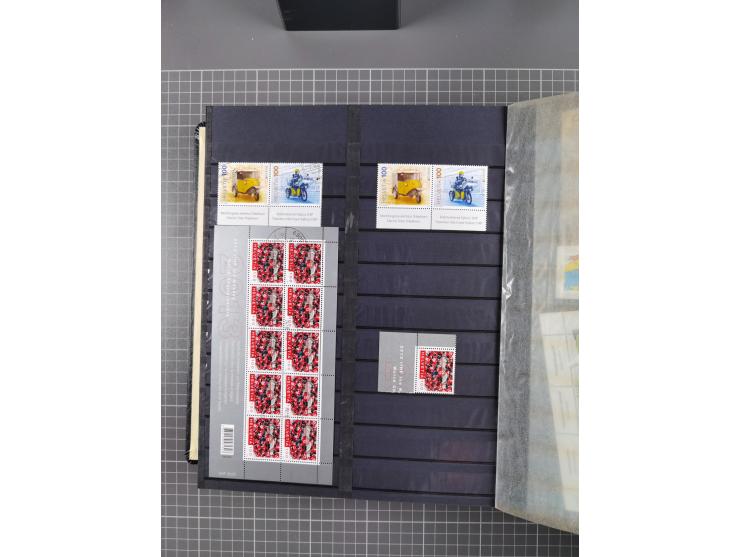 1978/2017, in den Hauptnummern je postfrische und gestempelte komplette Sammlung, Frankaturwert ca. 1600 CHF, in drei Alben
