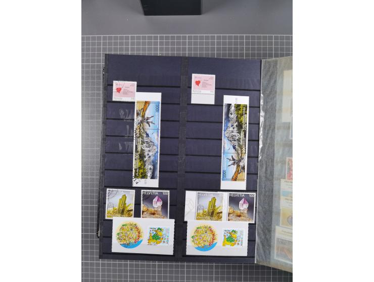 1978/2017, in den Hauptnummern je postfrische und gestempelte komplette Sammlung, Frankaturwert ca. 1600 CHF, in drei Alben