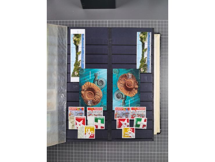 1978/2017, in den Hauptnummern je postfrische und gestempelte komplette Sammlung, Frankaturwert ca. 1600 CHF, in drei Alben