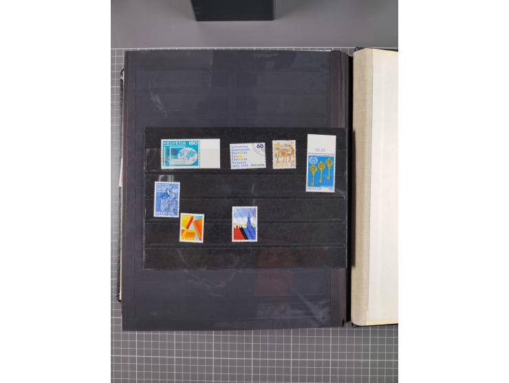 1978/2017, in den Hauptnummern je postfrische und gestempelte komplette Sammlung, Frankaturwert ca. 1600 CHF, in drei Alben