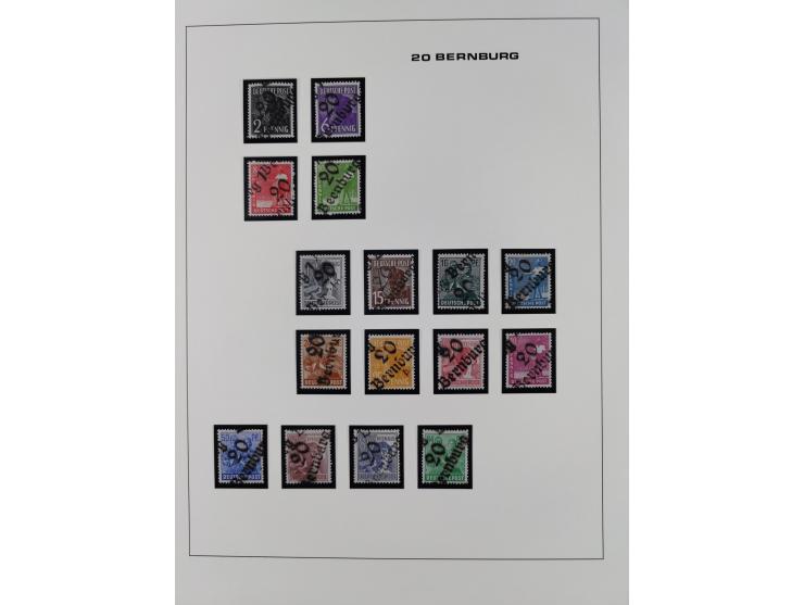 1948, Bezirkshandstempel, 2-bändige Sammlung mit hunderten von Einzelwerten und vielen Einheiten, postfrisch und wenig ungebr