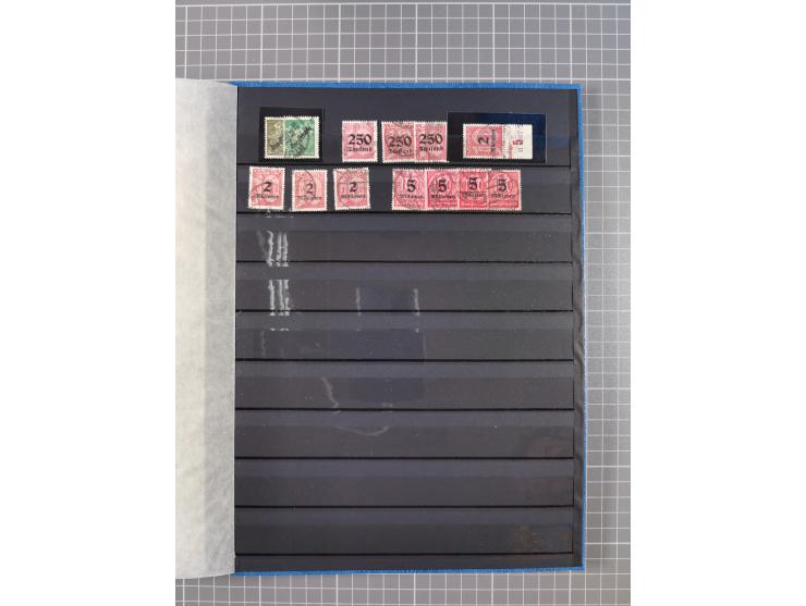 1880/1940 (ca.), interessante Partie in 6 Steckbüchern, dabei u.a. Kolonien sowie schöner Teil Infla mit vielen guten signier