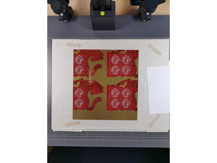 2011/20, postfrische Partie mit 10 unzerteilten Druckbogen “Tierkreiszeichen”, ferner ein Druckbogen aus Kanada Block Mi.-Nr.