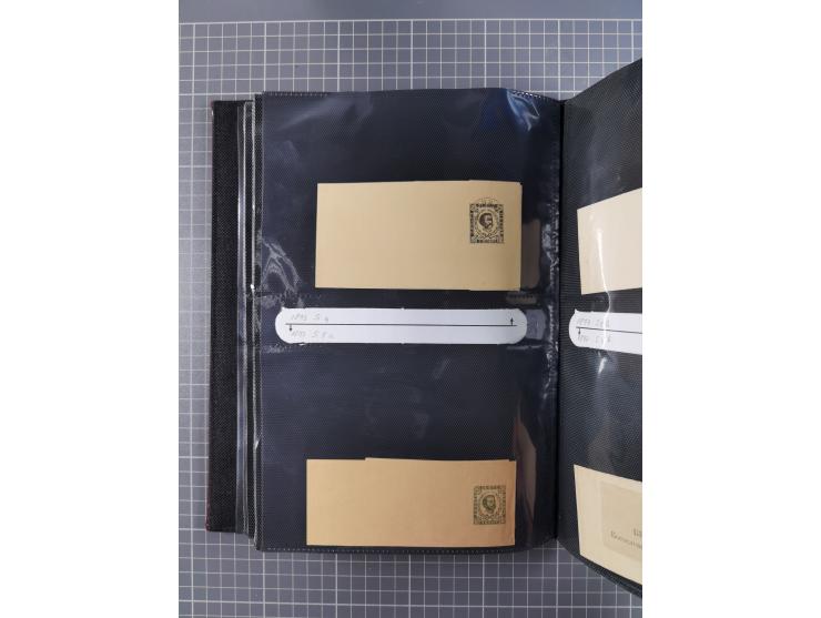 1888/1915, Ganzsachensammlung im Album in beiden Erhaltungen, meist verschiedene mit Antwortkarten, Streifbändern, Umschlägen