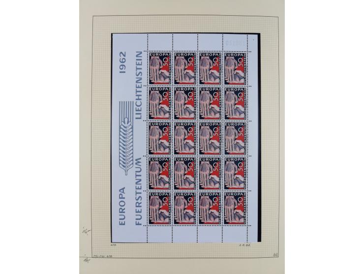 1856/1995, sehr umfangreiche Sammlung in 24 Bänden, dabei kleiner Teil Vor- und Mitläufer mit Belegen, Mi. 1-3 überkomplett u