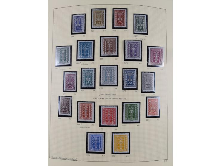 1918/2005, postfrische, anfangs teils ungebrauchte, und gestempelte Sammlung in 44 Alben und 2 Mappen. Vieles in beiden Erhal