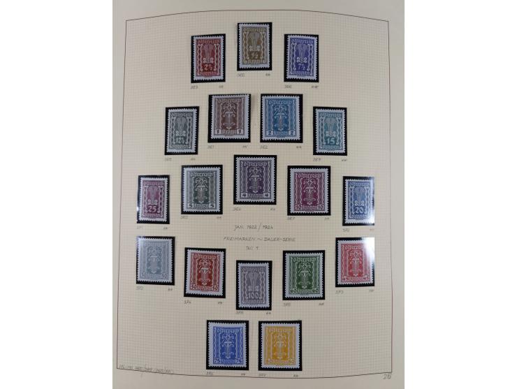 1918/2005, postfrische, anfangs teils ungebrauchte, und gestempelte Sammlung in 44 Alben und 2 Mappen. Vieles in beiden Erhal